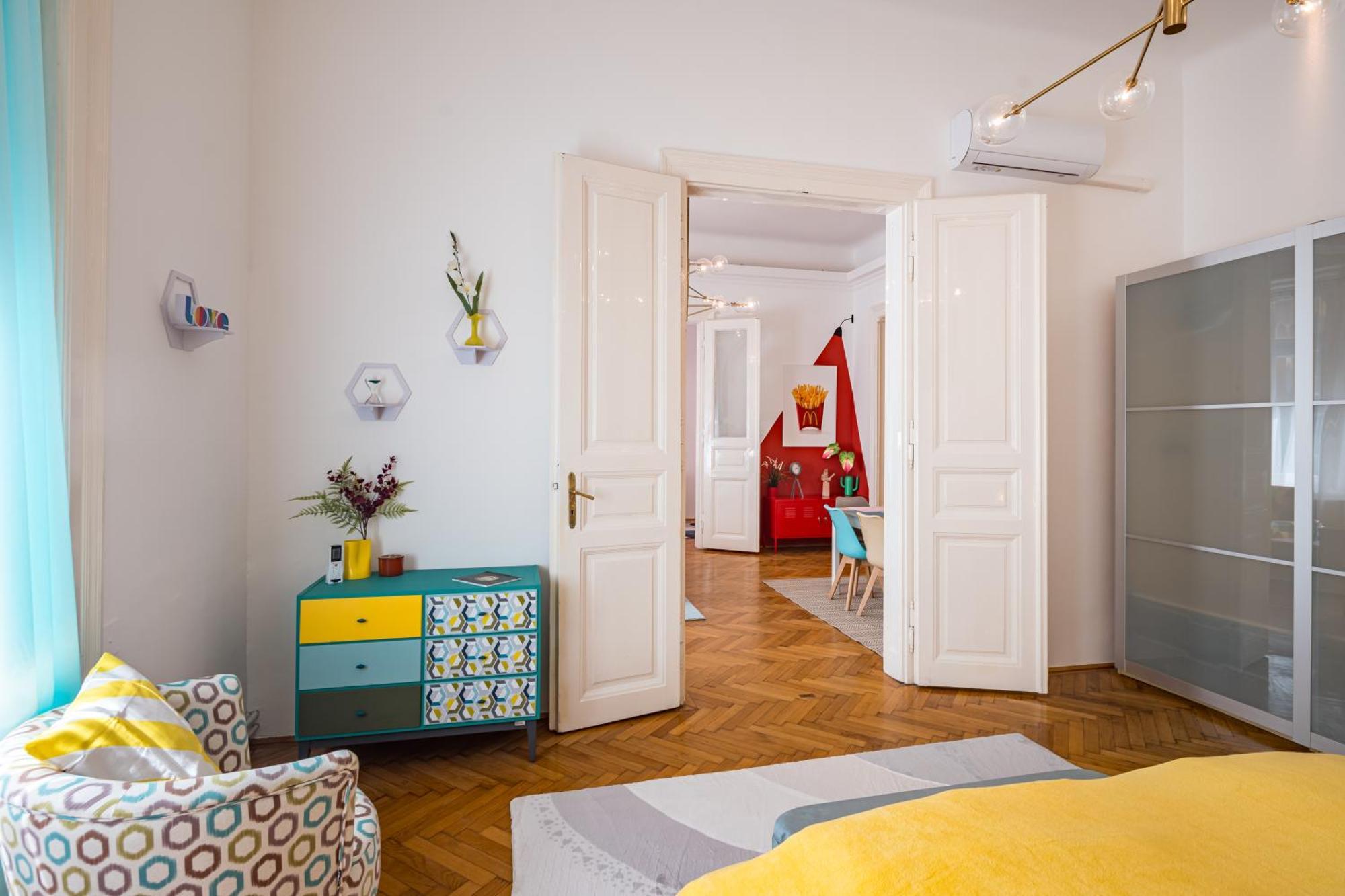 50 Shades Of Apartamento Budapest